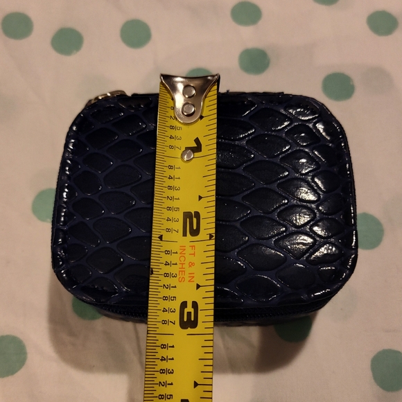 NWOT! Pill Container/Organizationer - Picture 8 of 9